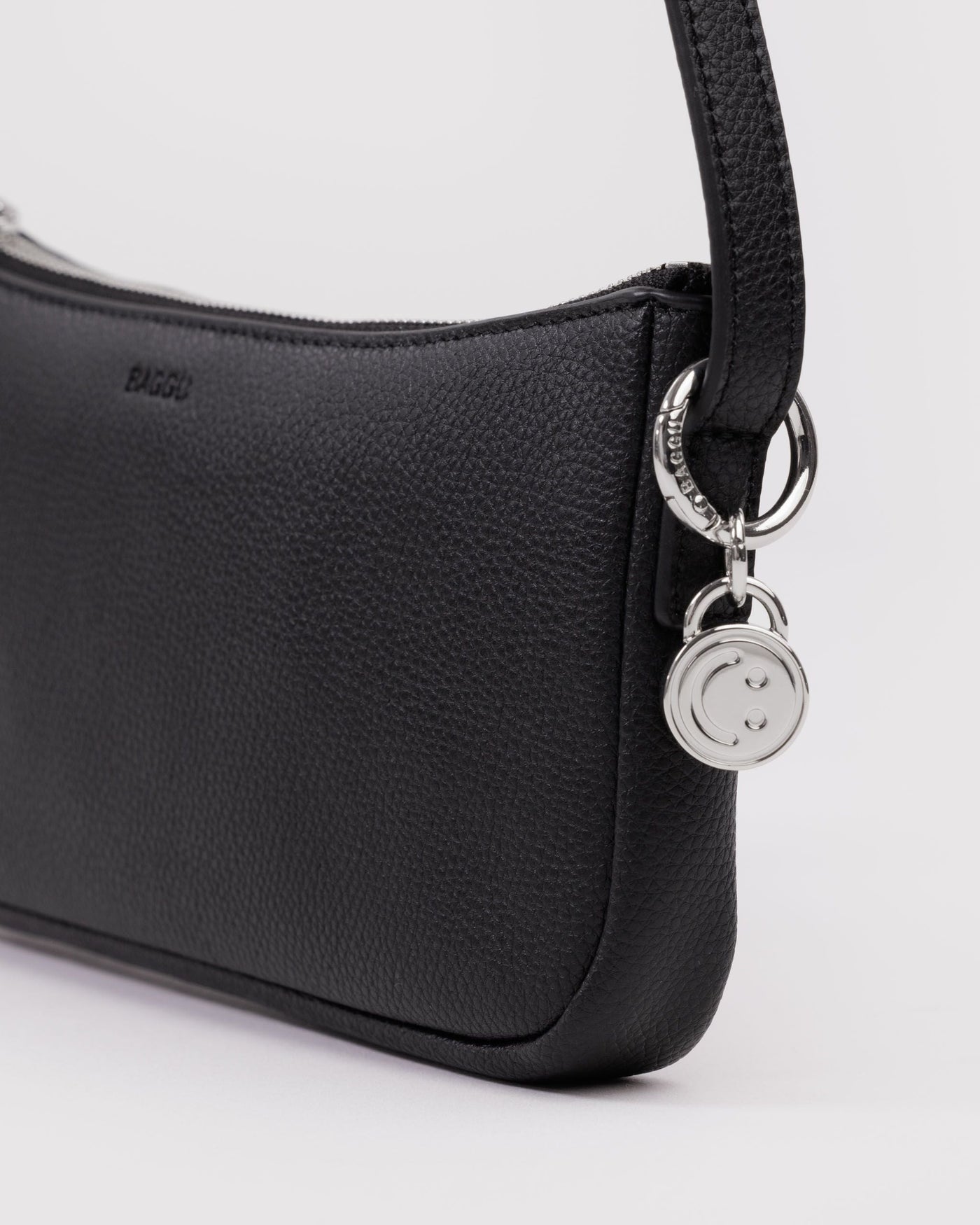 Recycled Leather Pochette E8