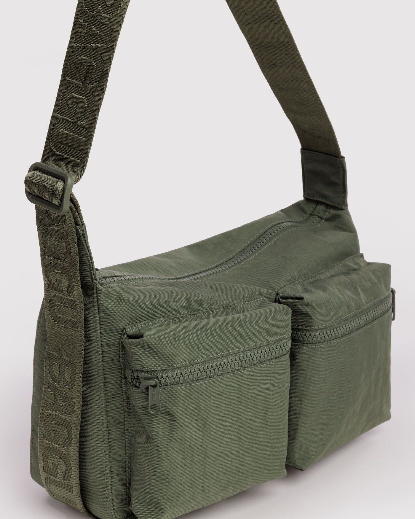 Medium Cargo Crossbody T8